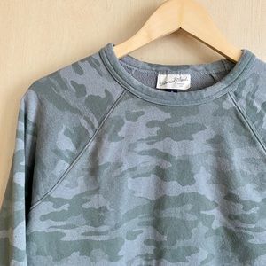 Universal Thread Camo Sweatshirt Size M